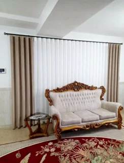 پرده مینیمال حریر وسط با کناره نسکافه ای